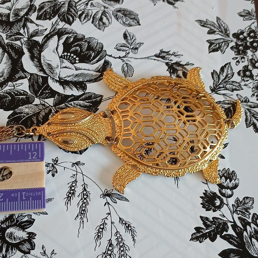 Vintage Large Intricate Animal 3 Strand Goldtone Turtle Statement Necklace - Picture 4 of 12